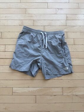 The North Face Light Gray Elastic-Waist Shorts (Size Medium, 7in Inseam)